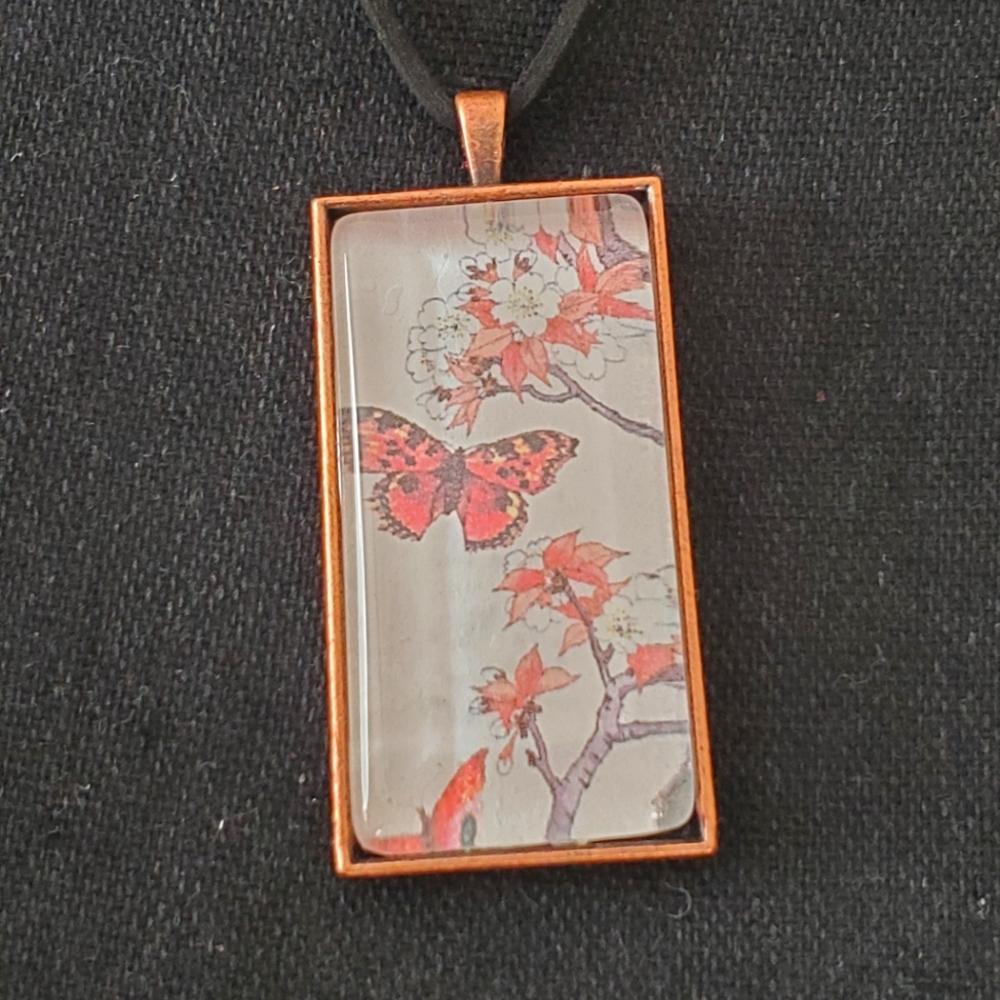 🙏 HAND CRAFTED Butterfly glass cabachon vintage necklace red white